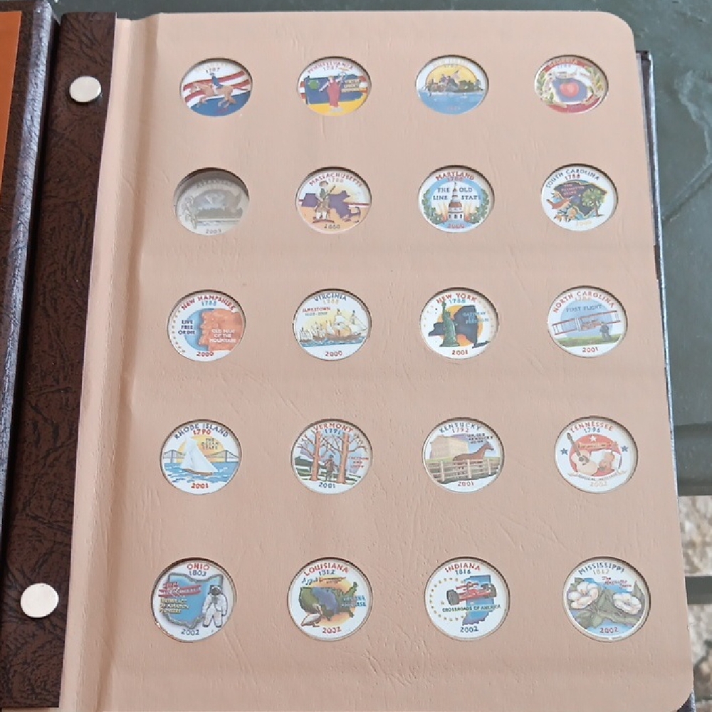 COLORIZED STATE QUARTERS IN ALBUM